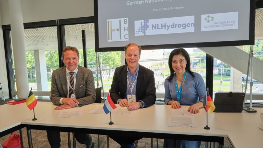 Signing of the MoU: Tom Hautekiet, chairman Belgian Hydrogen Council - Marcel Galjee, chairman NLHydrogen - Katherina Reiche, chairwoman German Nationaler Wasserstoffrat.